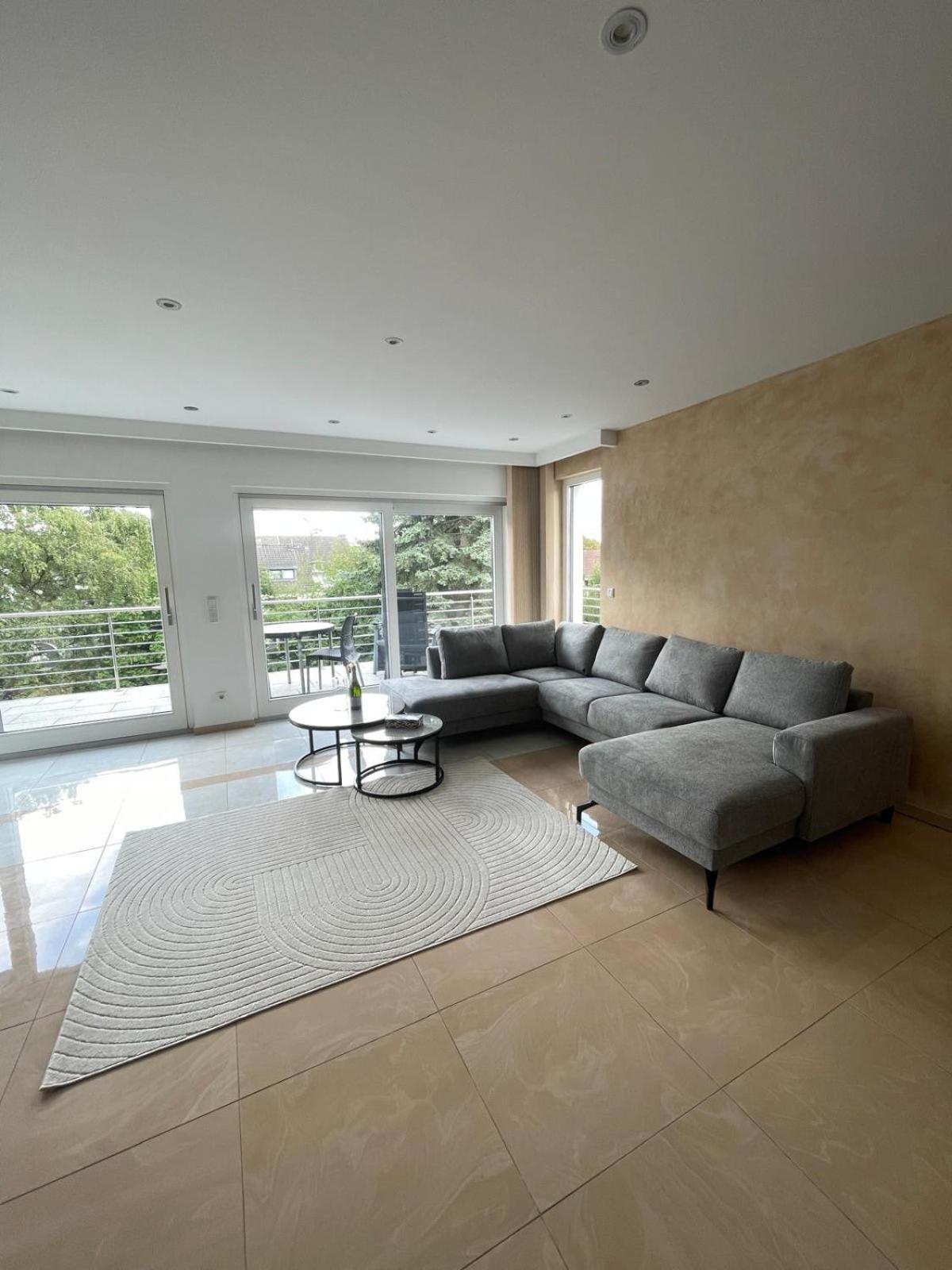 Stylish Spacious In Düsseldorf