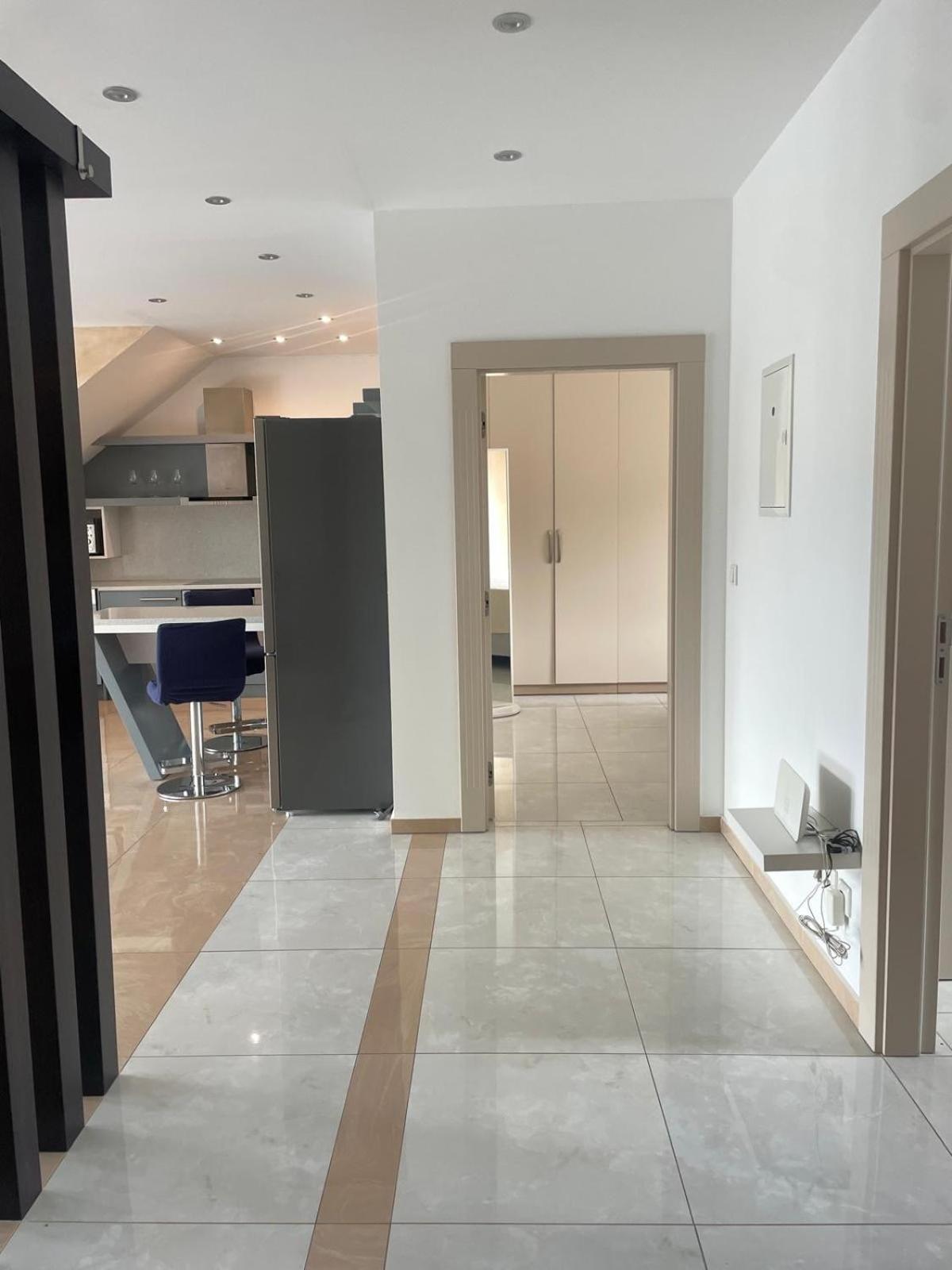 Stylish Spacious In Apartment *
