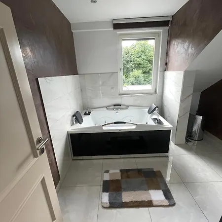 Stylish Spacious In Dusseldorf