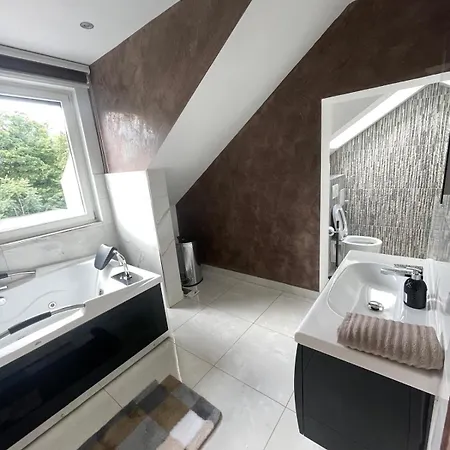 Stylish Spacious In Dusseldorf