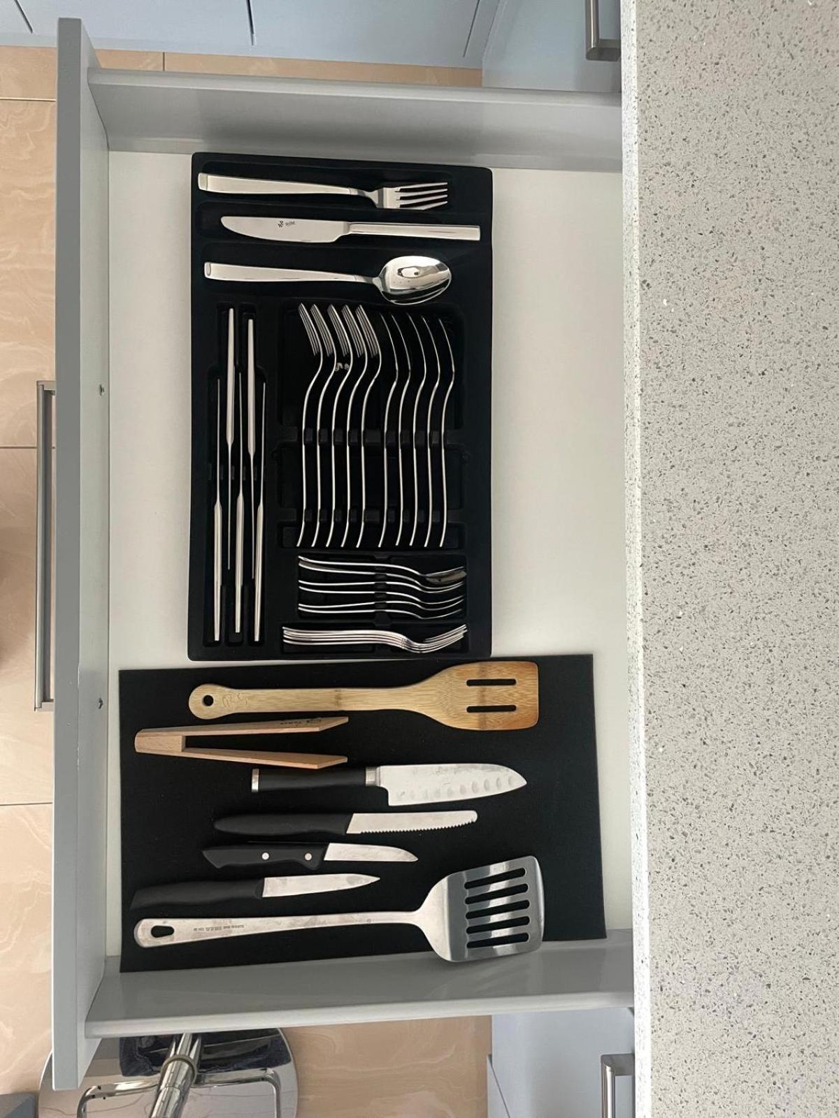 Stylish Spacious In Apartment